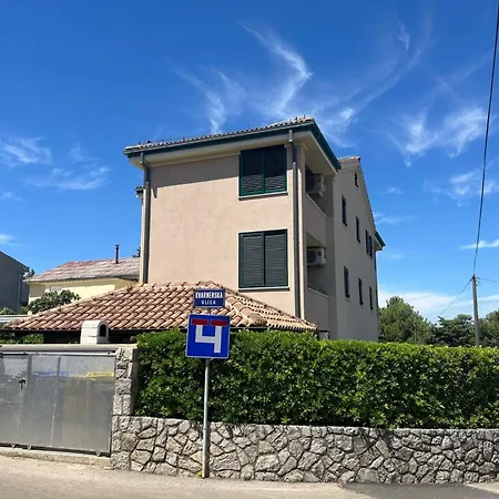 Tara By Interhome * 普纳特