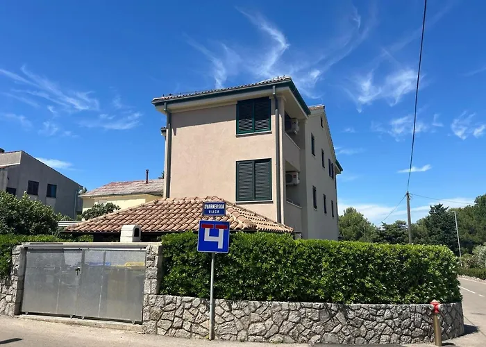 Tara By Interhome * פונאנט