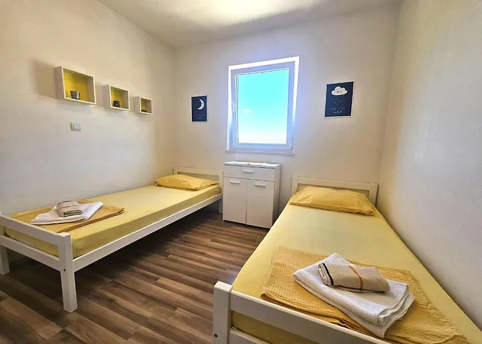 Tara By Interhome * 푸나트